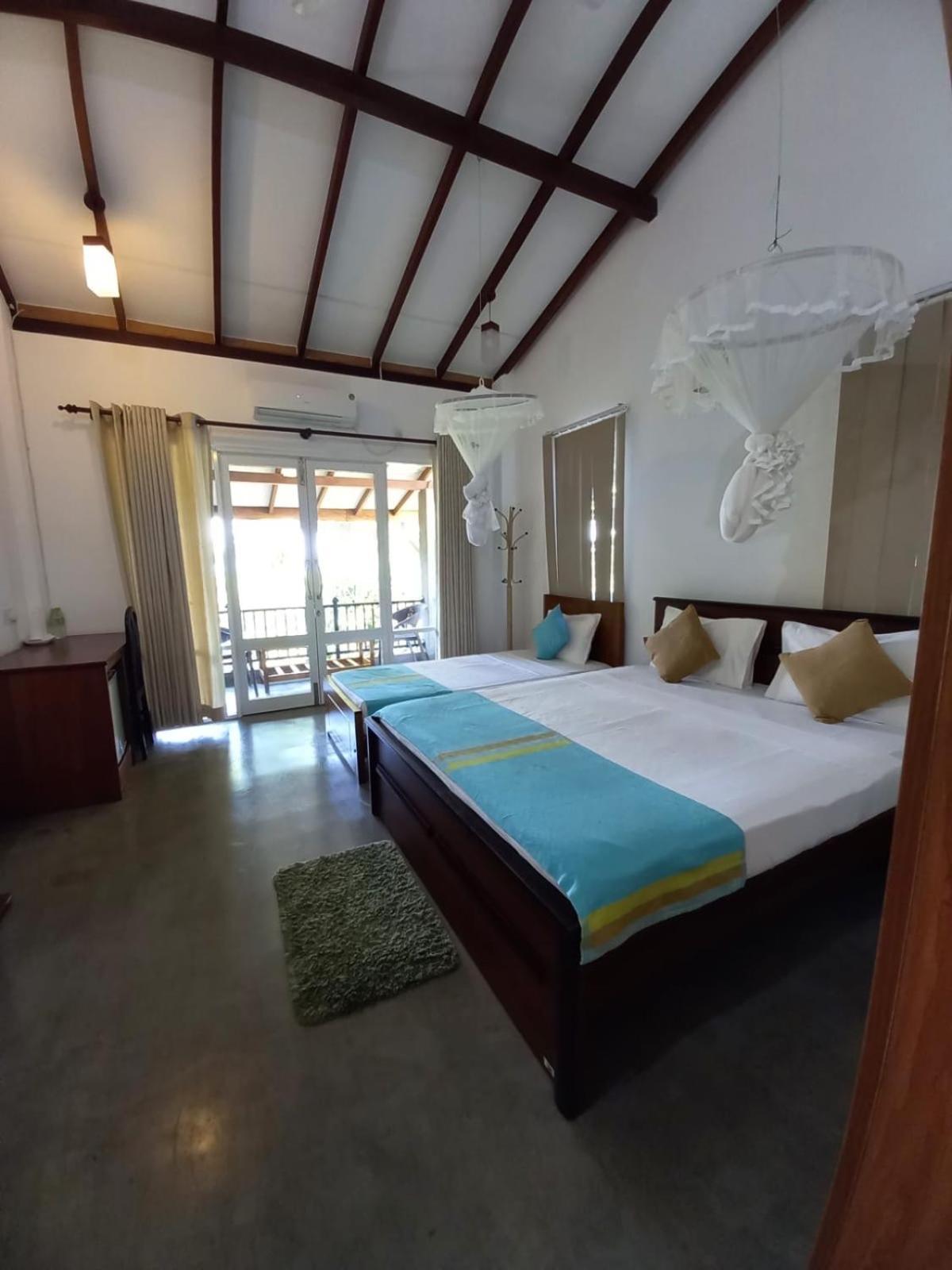 Blue Sands 4*